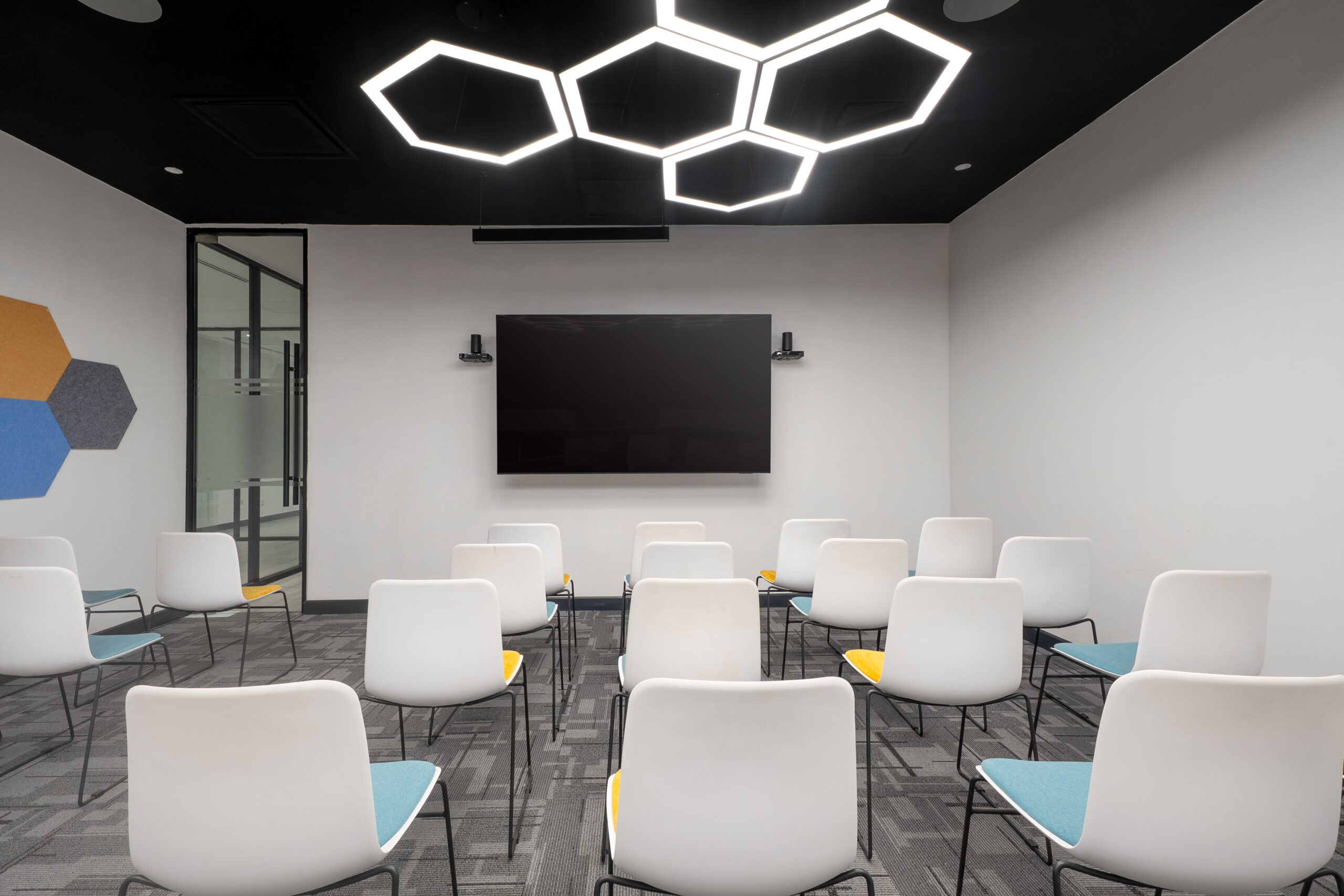 30 Seater Training Lounge